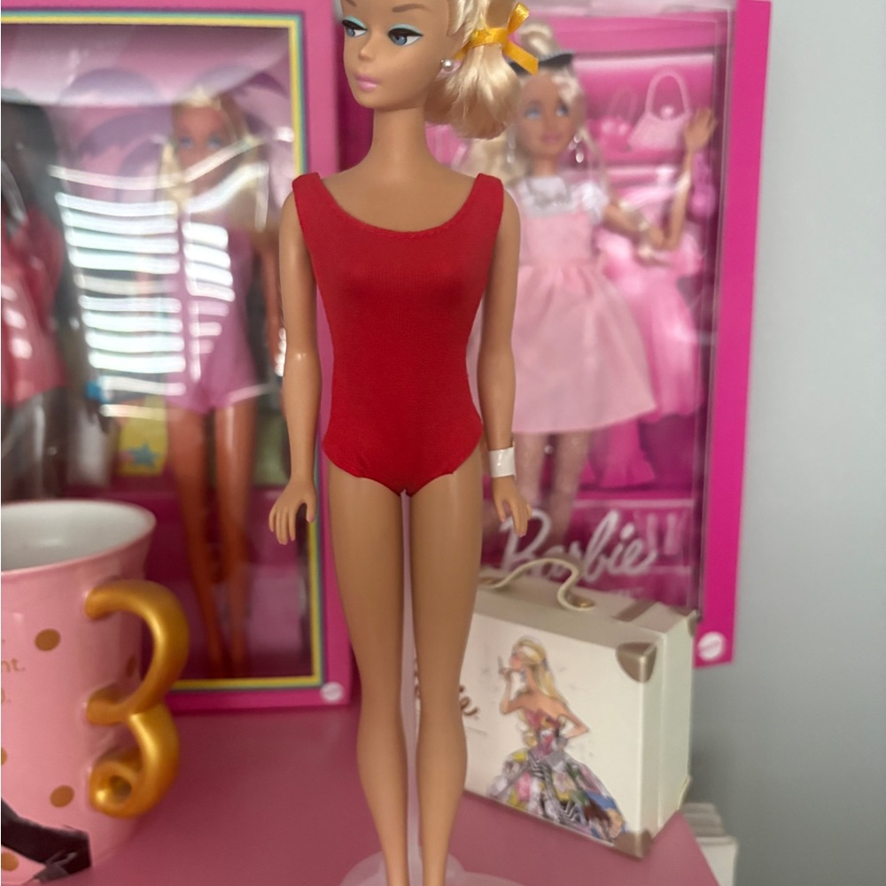 Swirl Ponytail Repro Barbie